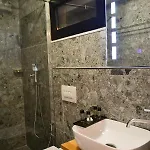 313 Center Hotel