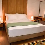 313 Center Hotel