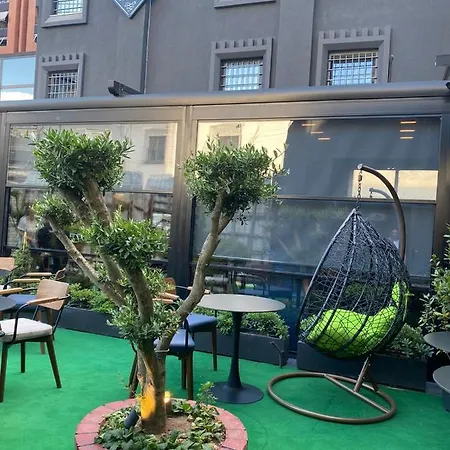 313 Center Hotel 4*