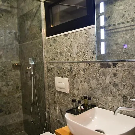 313 Center Hotel