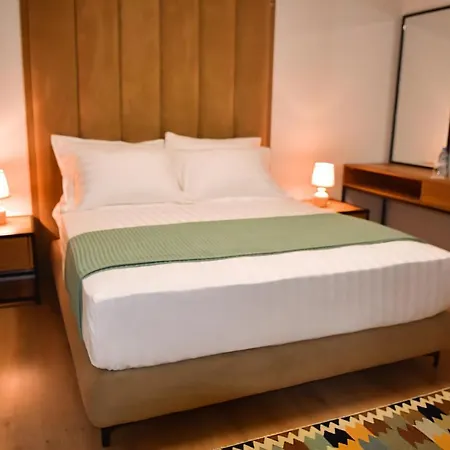 313 Center Hotel